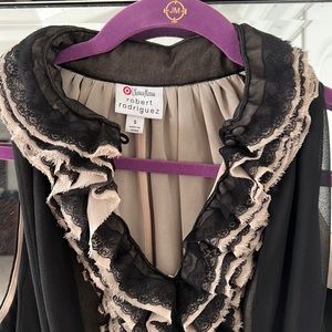 Neiman Marcus Robert Rodriguez size small pre own blouse black/beige ruffles